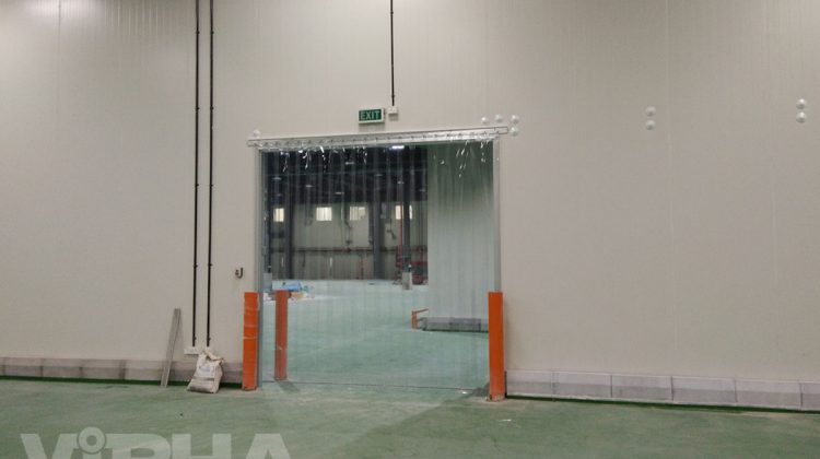  pvc strip curtains are economical, saves energy and improves the efficiency of refrigeration, cold storage facilities